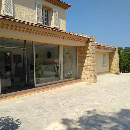 Otel Castel Saint Anne